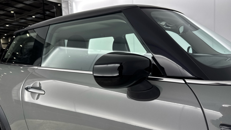 MINI Hatchback 1.5 Cooper Classic 3dr Auto Petrol Hatchback